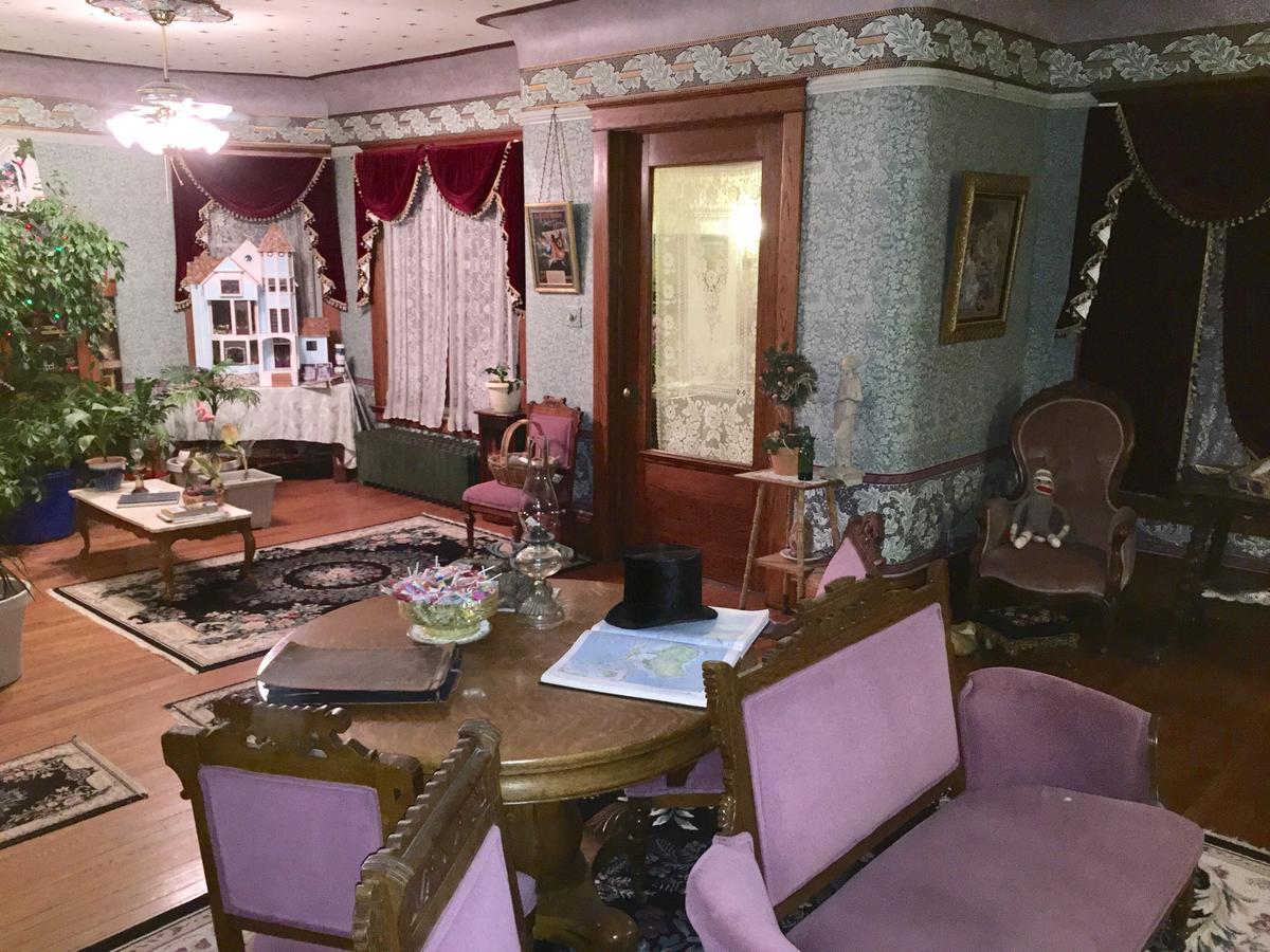 Scarlett House Victorian B & B Janesville Exteriör bild