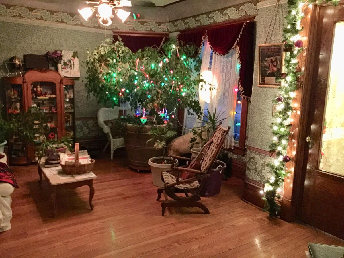 Scarlett House Victorian B & B Janesville Exteriör bild
